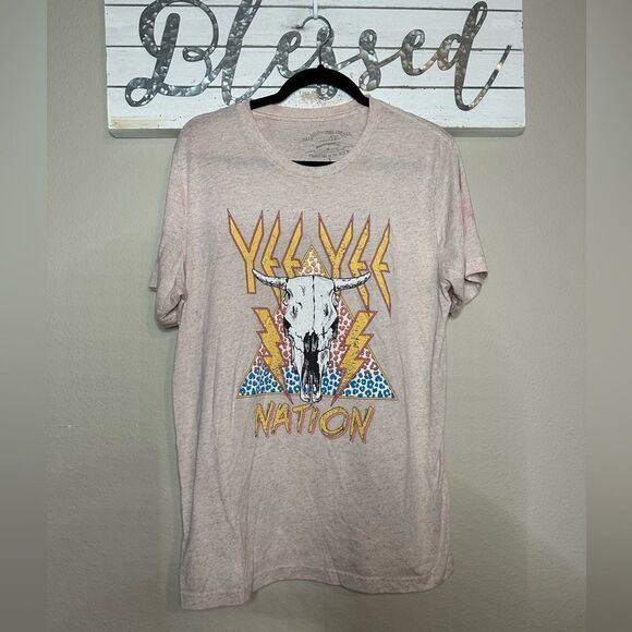YeeYee Apparel - Women’s skull logo Granger Smith tee - Picture 1 of 6